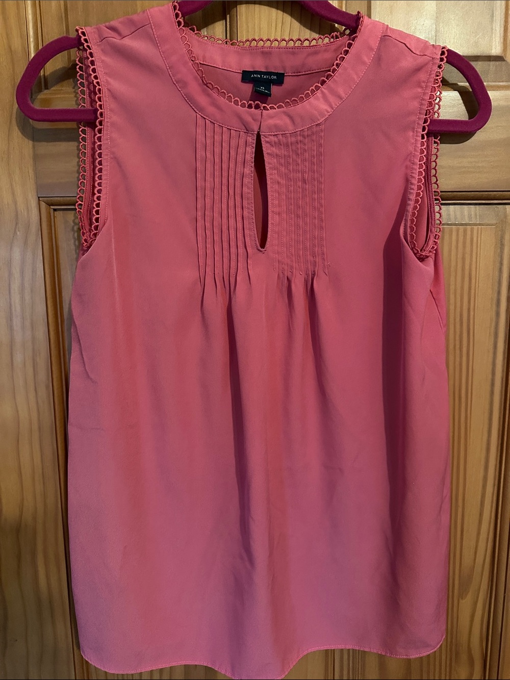 Ann Taylor Coral Pink Pintuck Keyhole Sleeveless Top
